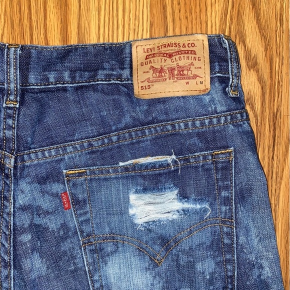 Levi’s 515 Upcycled Distressed Bleached Denim Shorts - Picture 5 of 5